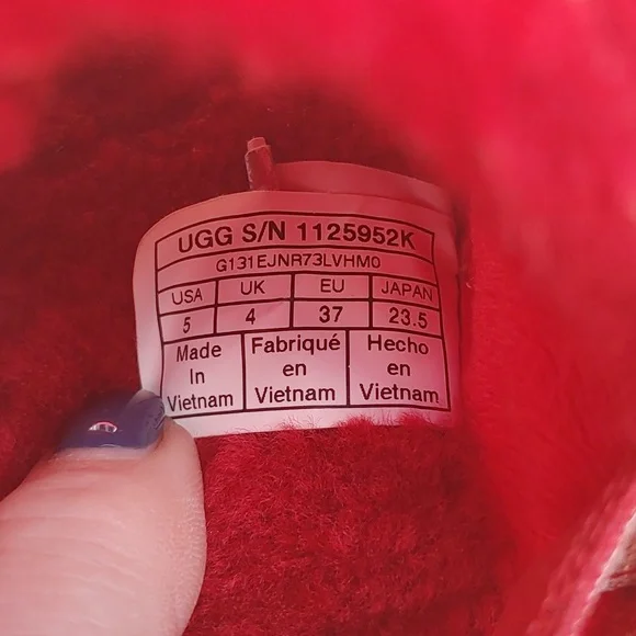 UGG Fluff Yeah Red Metallic Sparkle Slippers Size 8 (1525)